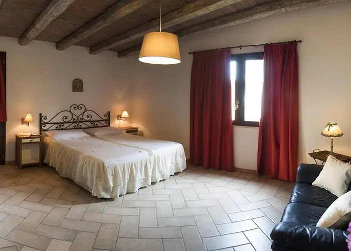 Couette-café Alba 3*